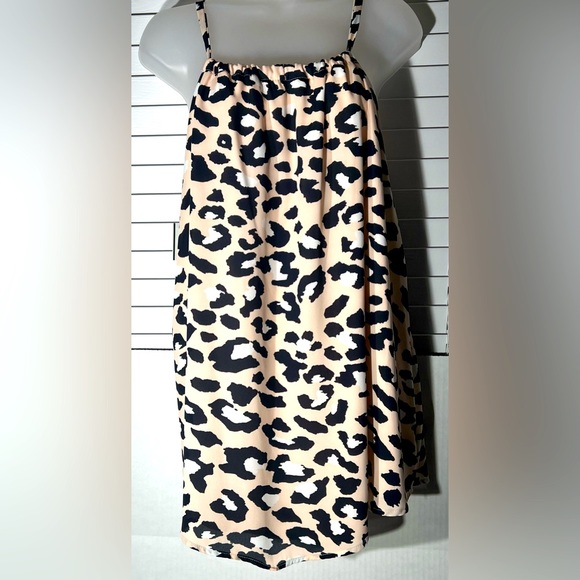 Super cute Maurices mini Dress RN# 51783 CA 56910 Womens Size 2 Leopard - Picture 1 of 11